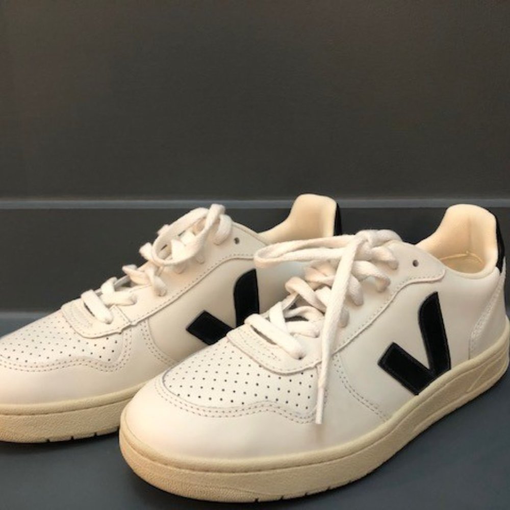 Almost Brand New! Only Worn Once: VEJA V-10 White Leather Sneaker - Size 7 US